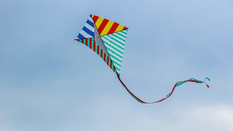 kite making