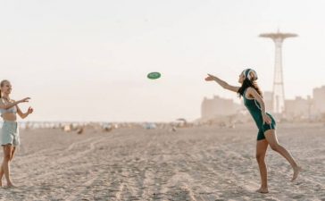 How To Throw A Frisbee