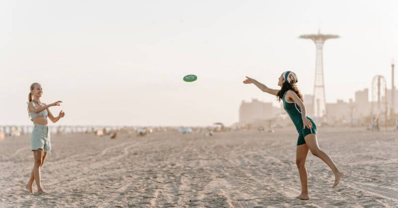 How To Throw A Frisbee