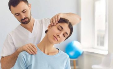 How To Treat A Stiff Neck in 60 Seconds