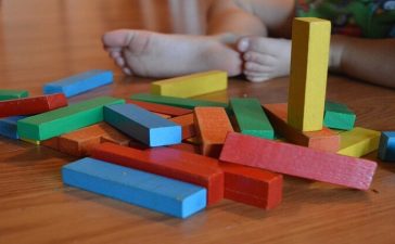 Different ways to play with wooden blocks